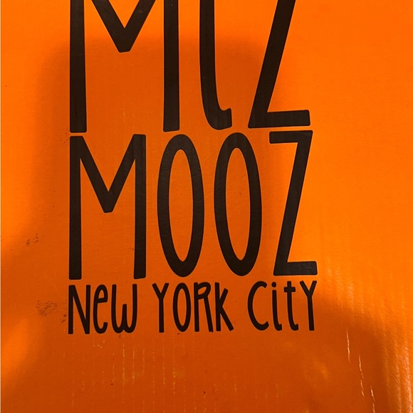 Black Leather Miz Mooz Sandals, Sz 39 - Picture 6 of 6